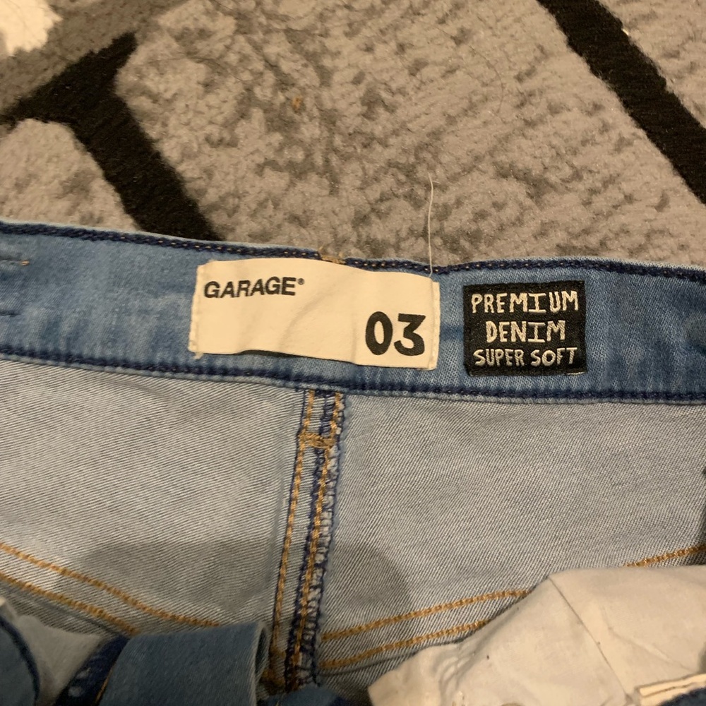Garage shorts - Picture 2 of 3